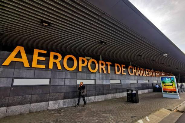 Charbonnel 2 Bruxelles-Charleroi-Airport Villa Exterior foto